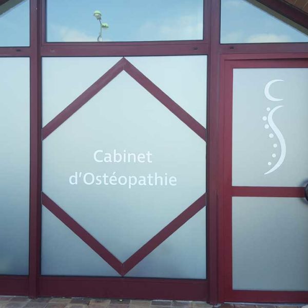 lettrage vitrine cabinet ostéopathe
